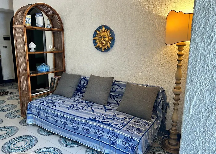 Casa Del Sileno 12 *